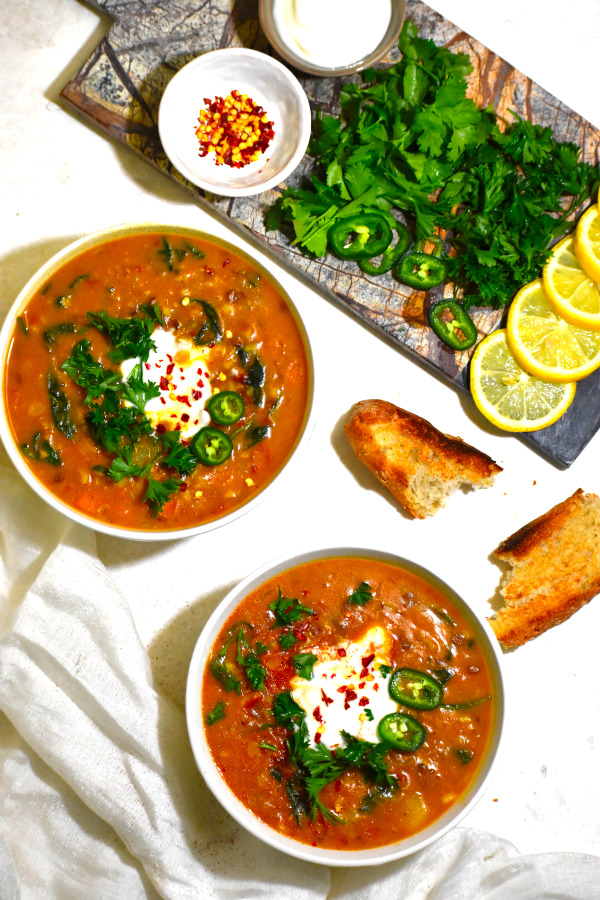 35个最好的菠菜食谱-摩洛哥扁豆汤。