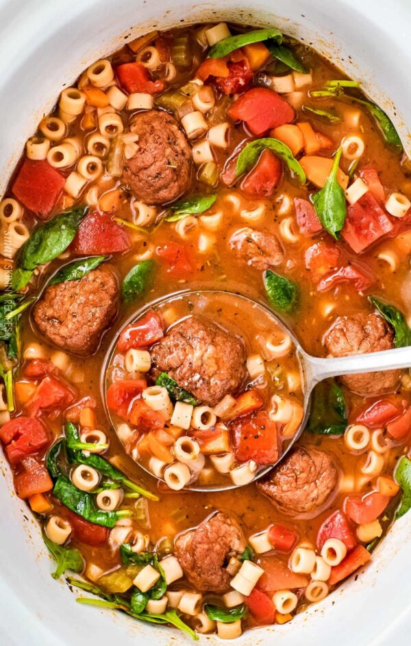 35个最好的炖汤食谱-意大利肉丸汤。