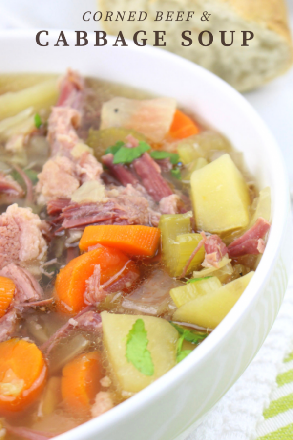 35个最好的炖汤食谱-咸牛肉和卷心菜汤。