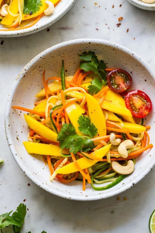 最好的芒果食谱-泰式芒果沙拉。