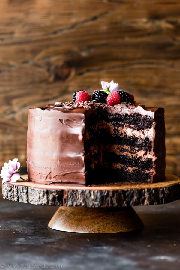 35个最好的蛋糕食谱-黑巧克力慕斯。
