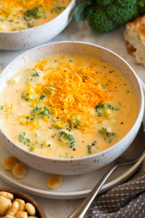 40个最好的汤食谱-西兰花奶酪。