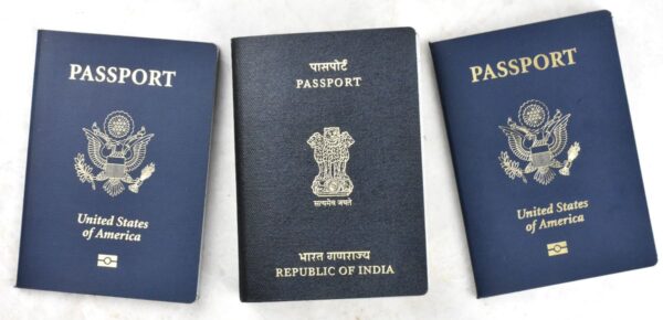 三个护照